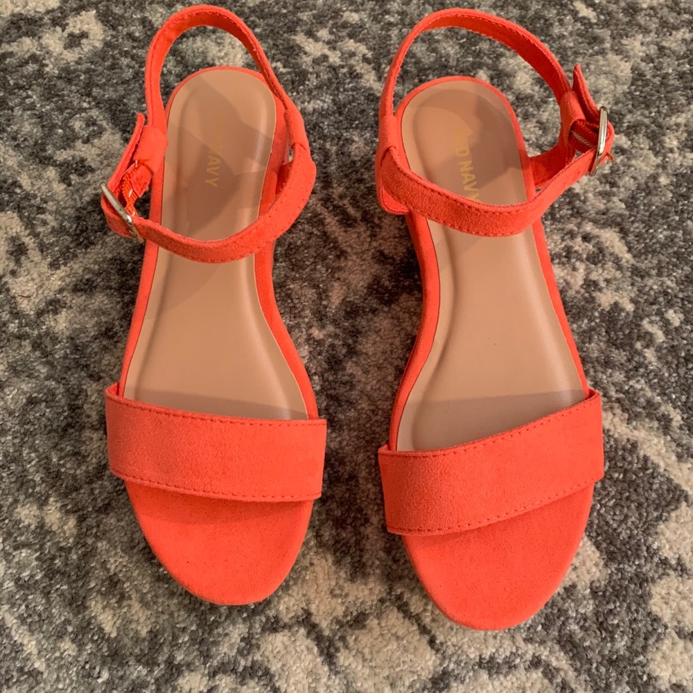 Coral colored flatform sandals. Sz 6